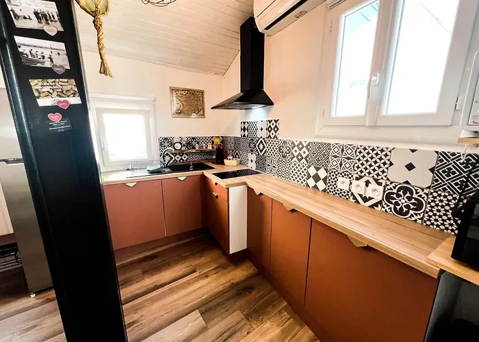 Maisonnette De Pecheur Chauffee Et Climatisee 펜션 *