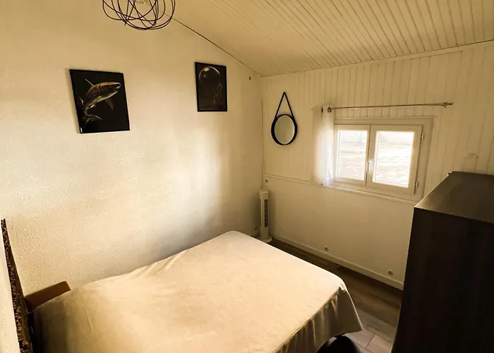 Maisonnette De Pecheur Chauffee Et Climatisee 펜션