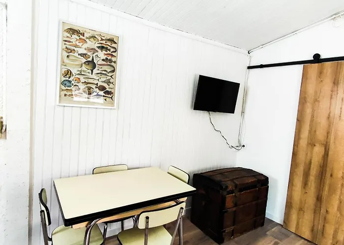 Maisonnette De Pecheur Chauffee Et Climatisee